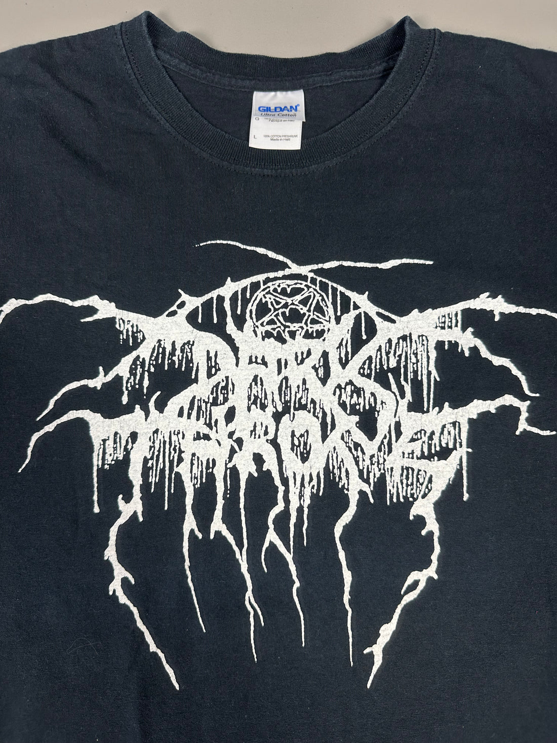 2000年代のヴィンテージ ダーク・スローンのTシャツ