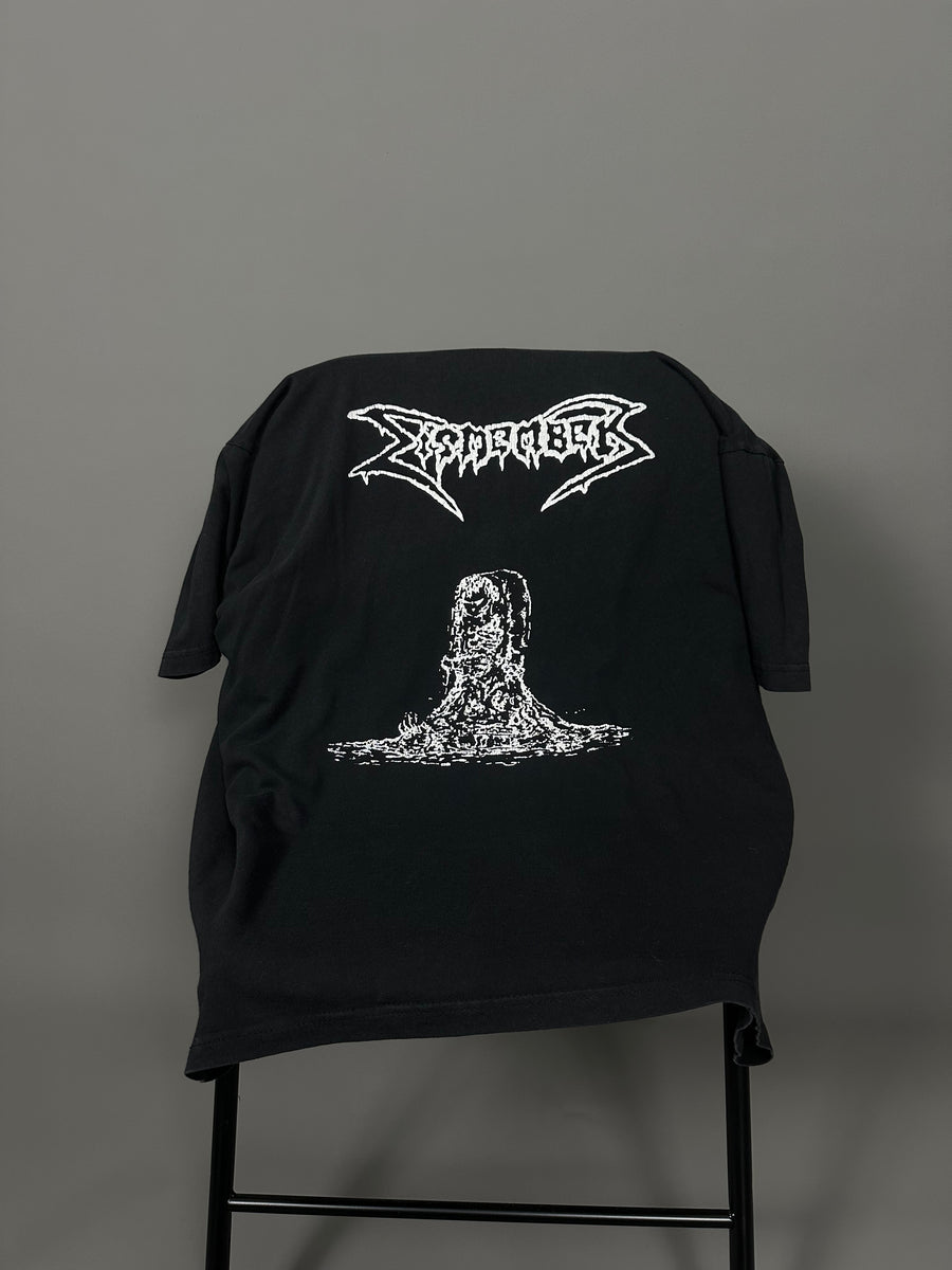2000年代のヴィンテージ「Dismember Tシャツ」