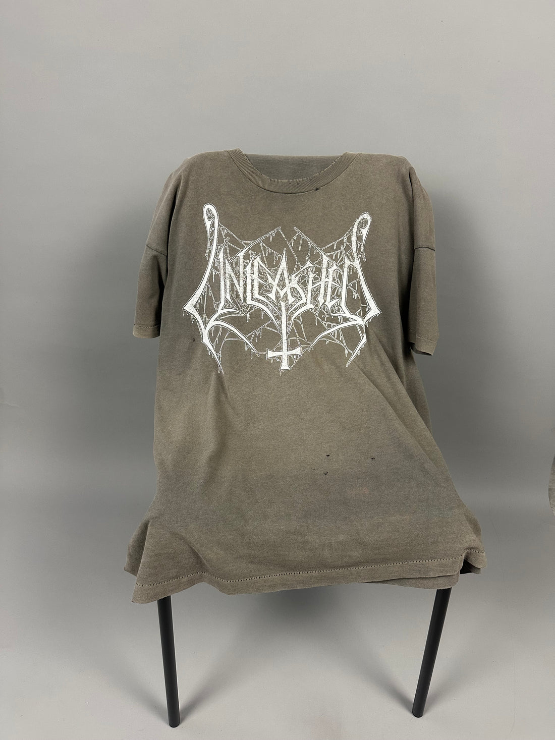 ヴィンテージ 1995 アンリーシュド ビクトリー Tシャツ