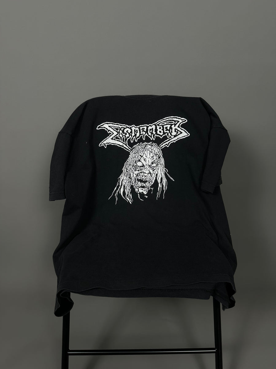 2000年代のヴィンテージ「Dismember Tシャツ」