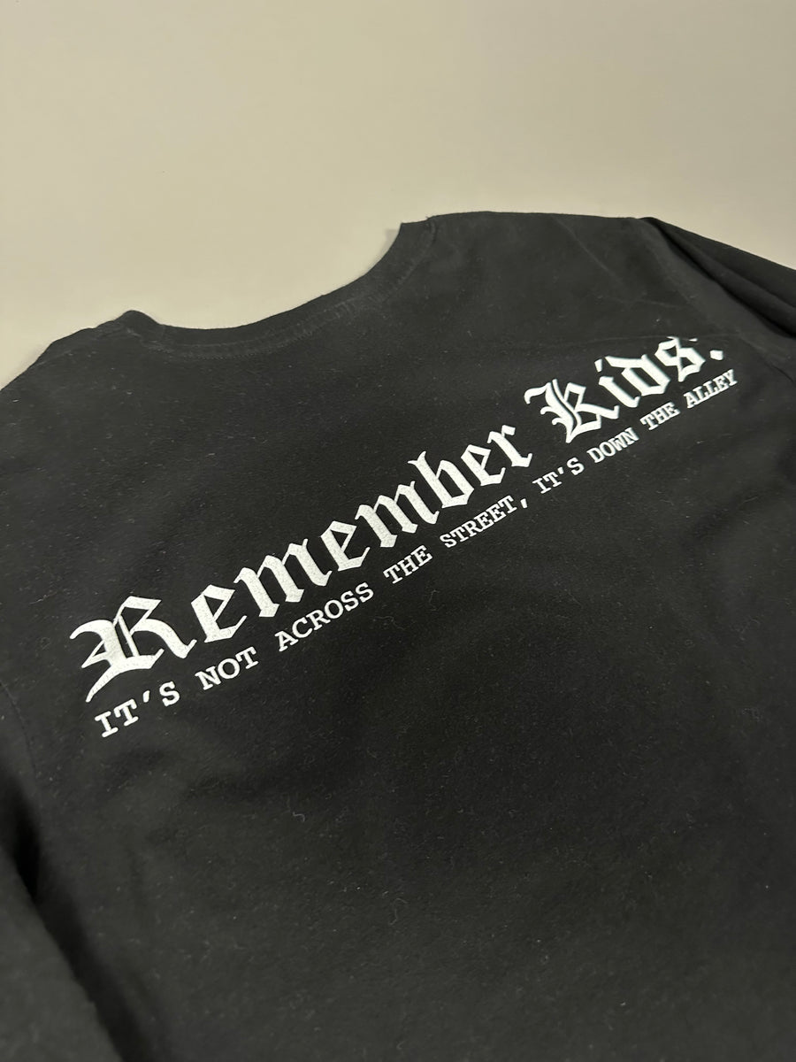 輝く2010年代の自己破壊ロングスリーブ