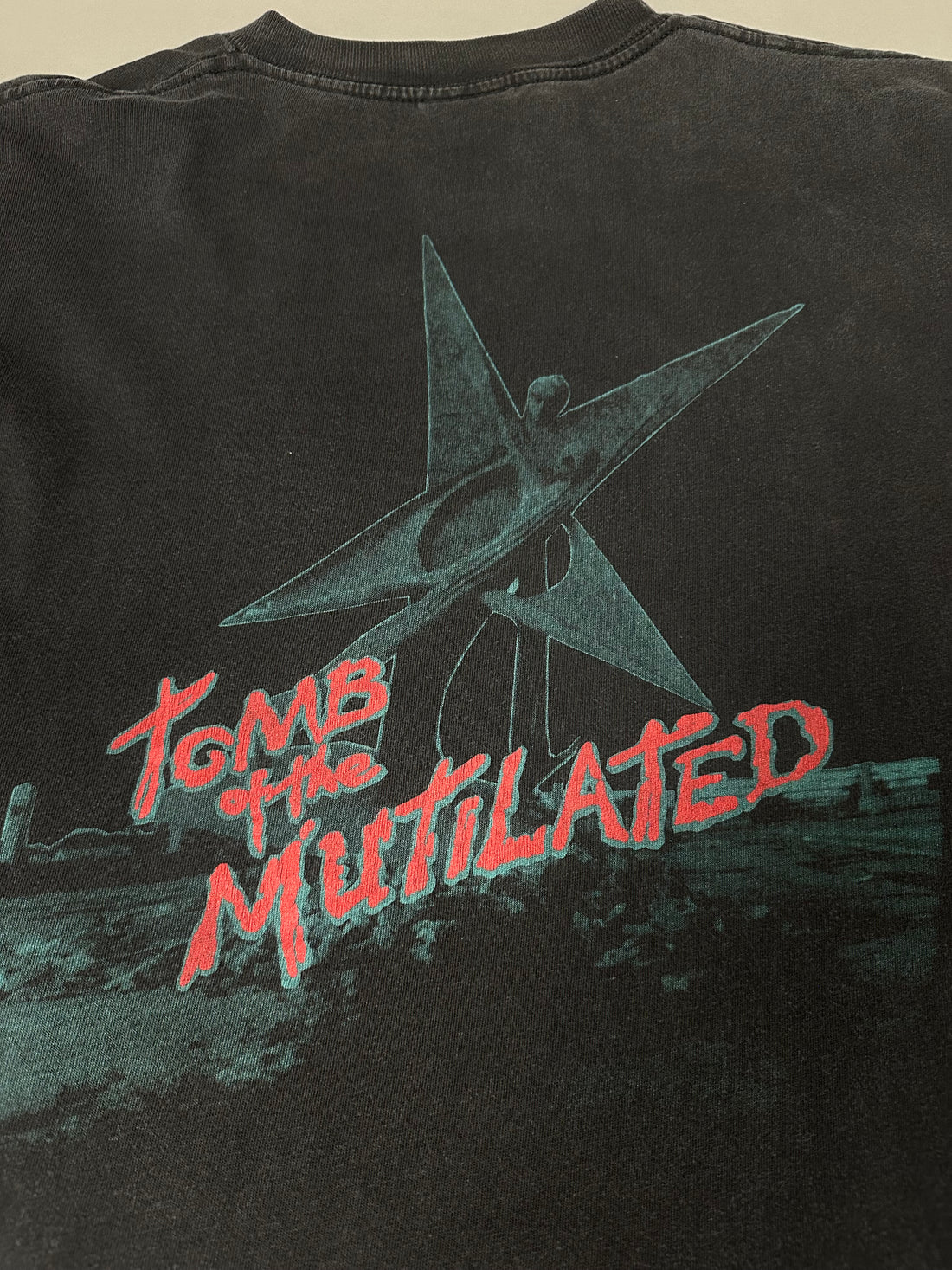 1992年ヴィンテージ カンニバル・コープス トゥーム・オブ・ザ・マルチレイテッド Tシャツ