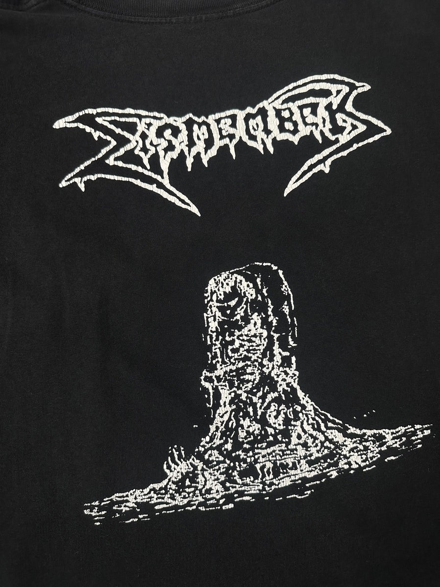 2000年代のヴィンテージ「Dismember Tシャツ」