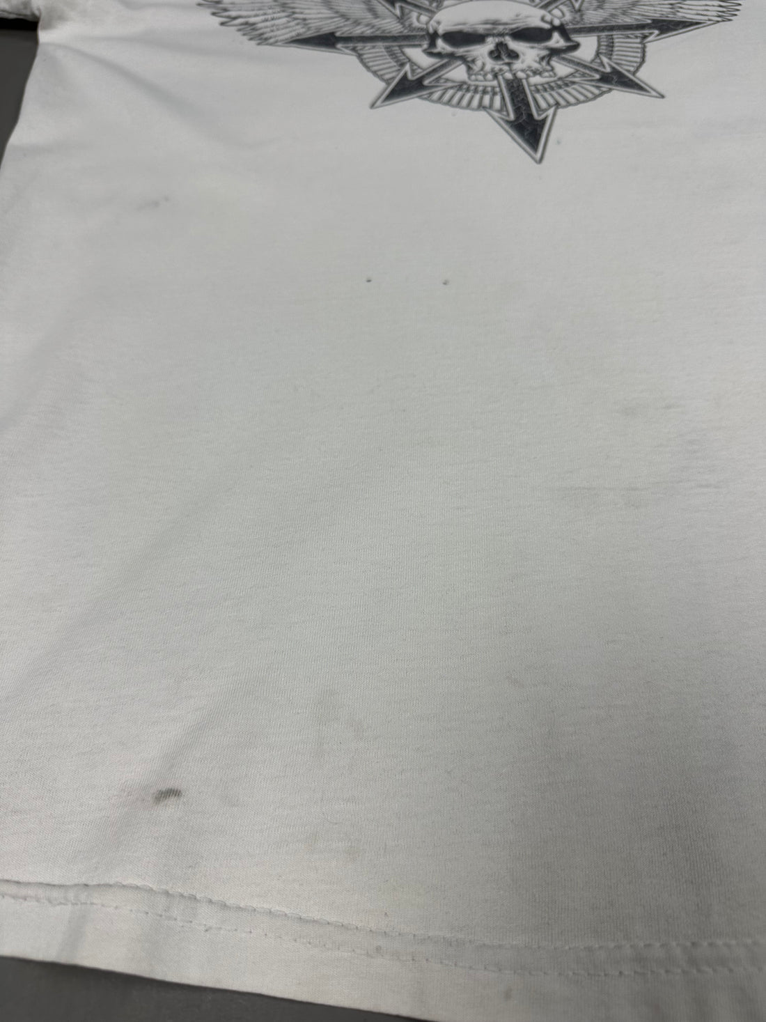 ボルトスローワー 2000年代 妥協の世界におけるTシャツ