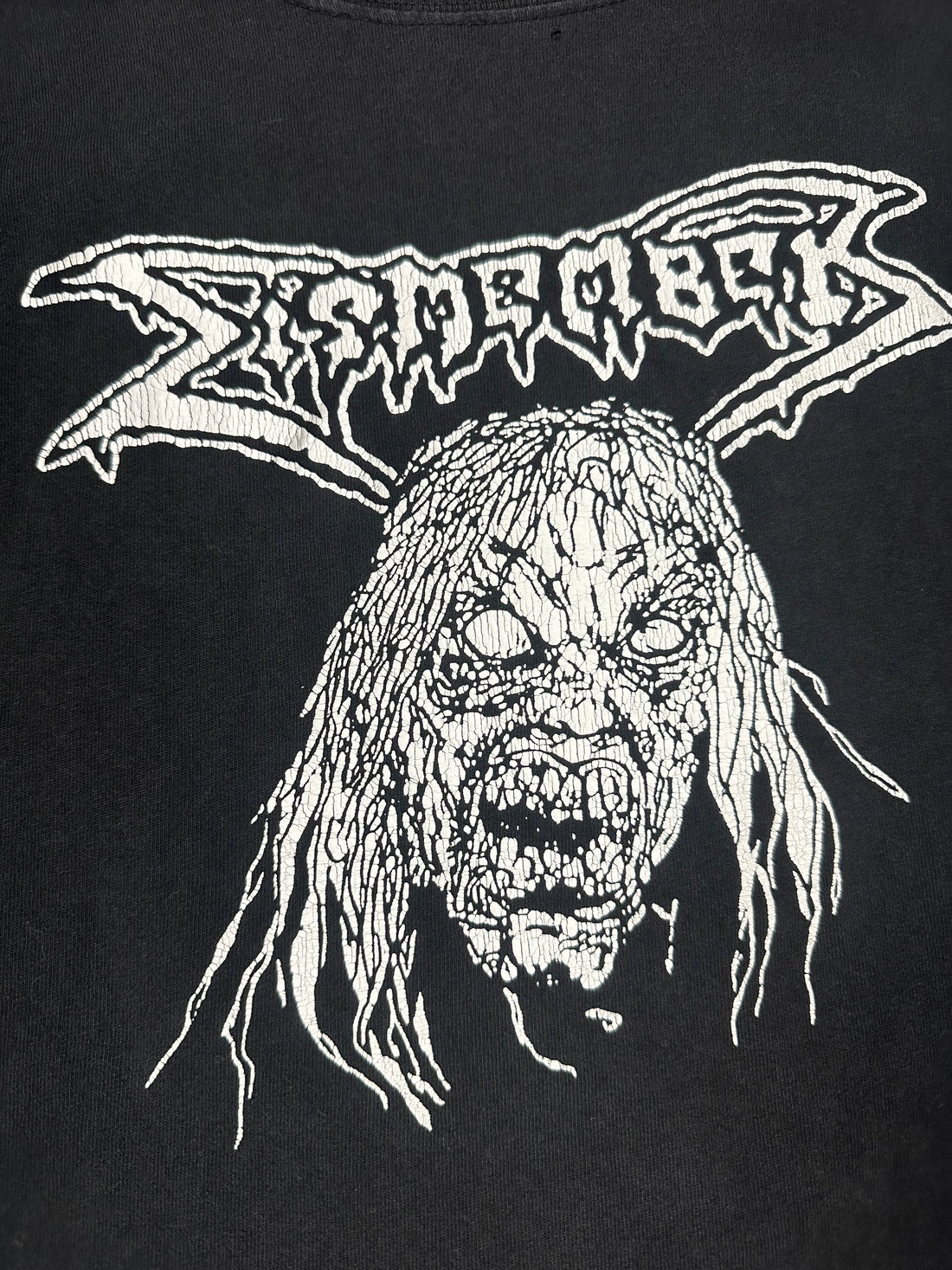 2000年代のヴィンテージ「Dismember Tシャツ」