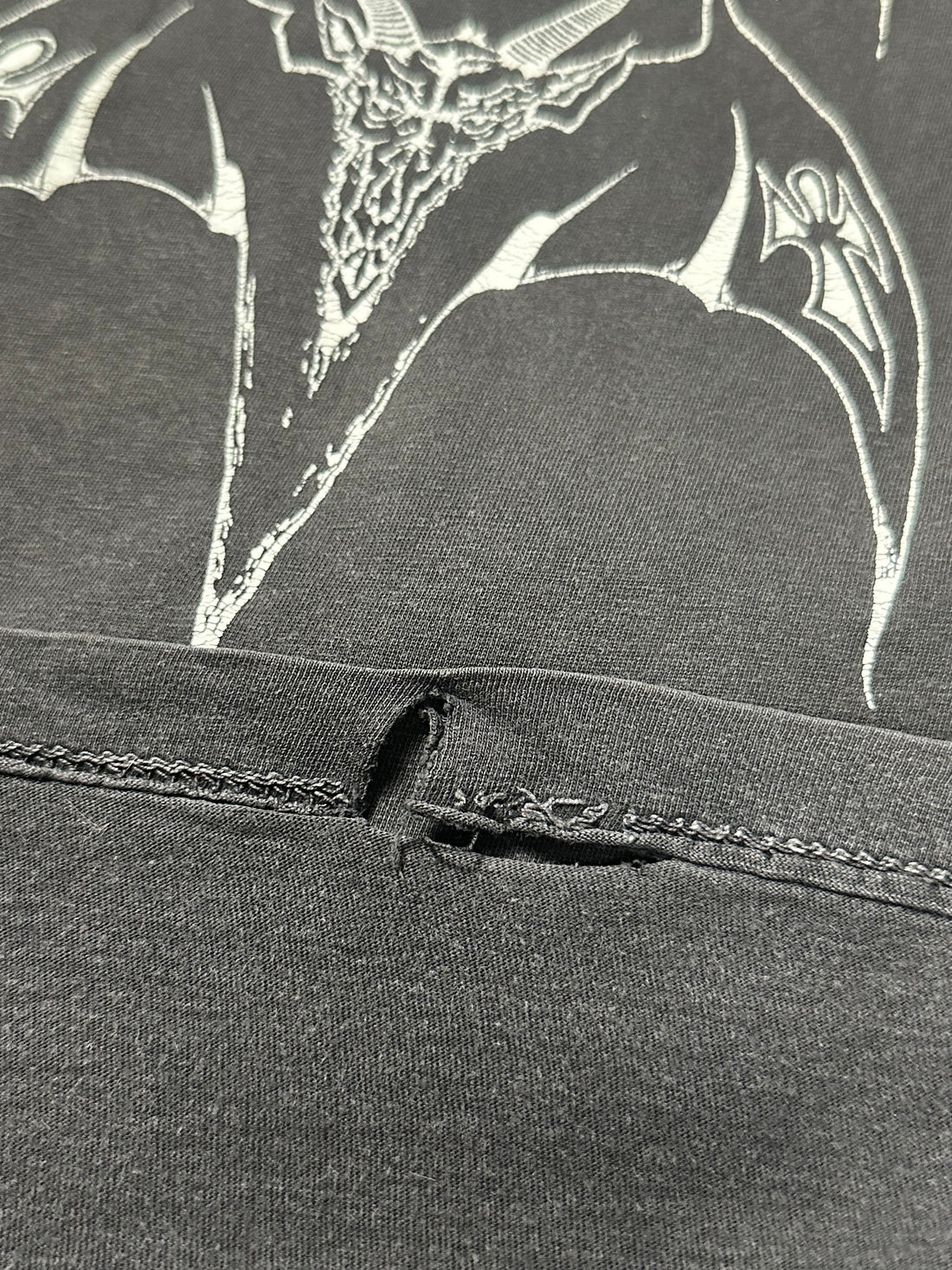 90年代のヴィンテージ ヘルハマー Tシャツ