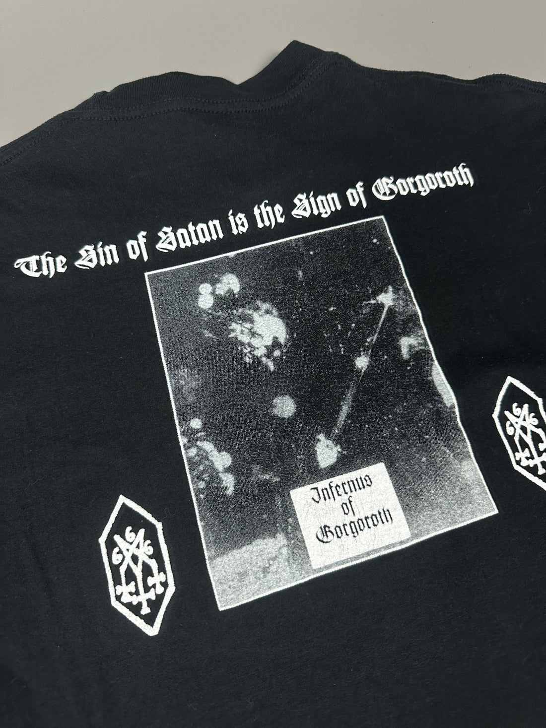 2000年代のヴィンテージ ゴルゴロス アンチクライスト Tシャツ