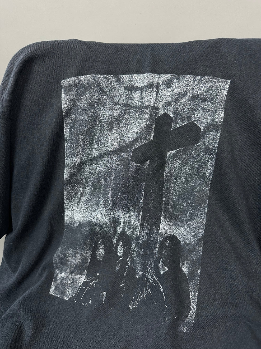 1990年ヴィンテージ エントゥームド レフト ハンド パス Tシャツ