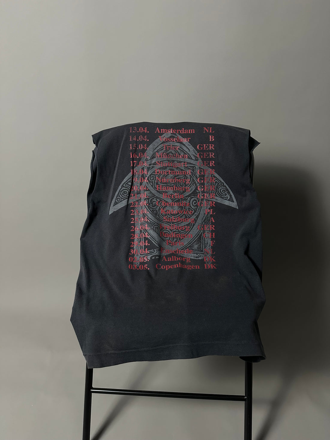 90年代ヴィンテージのグレイブノースリーブTシャツ