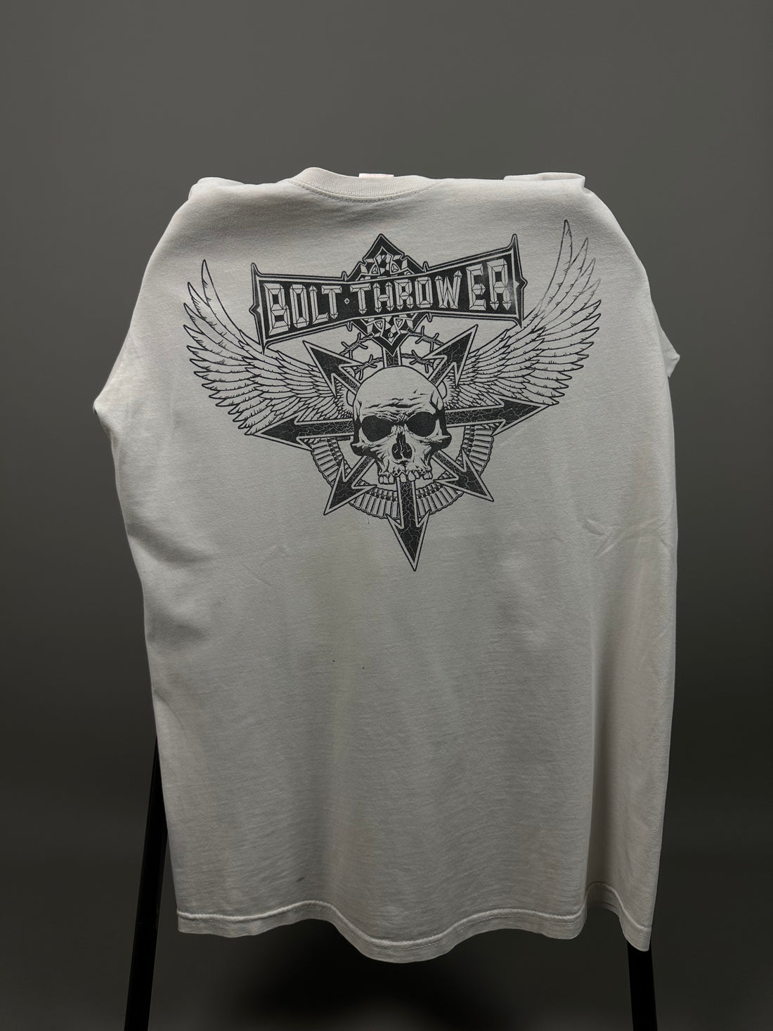 ボルトスローワー 2000年代 妥協の世界におけるTシャツ