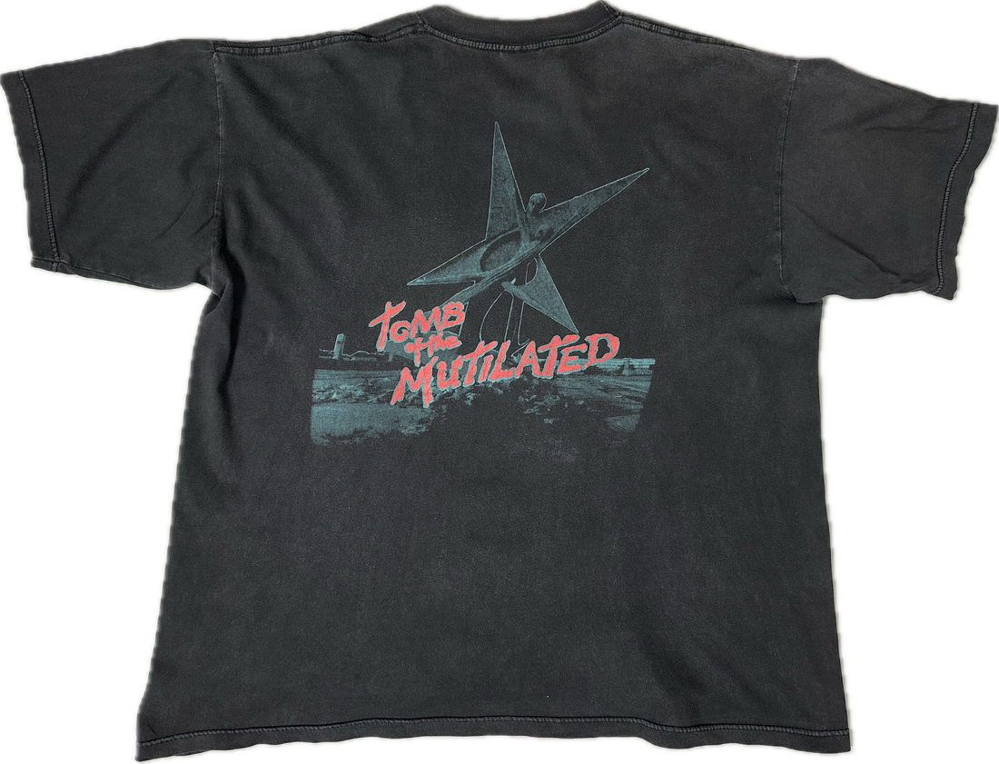 1992年ヴィンテージ カンニバル・コープス トゥーム・オブ・ザ・マルチレイテッド Tシャツ